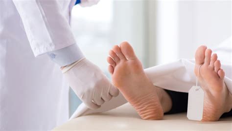 Quanto ganha um auxiliar de necropsia?
