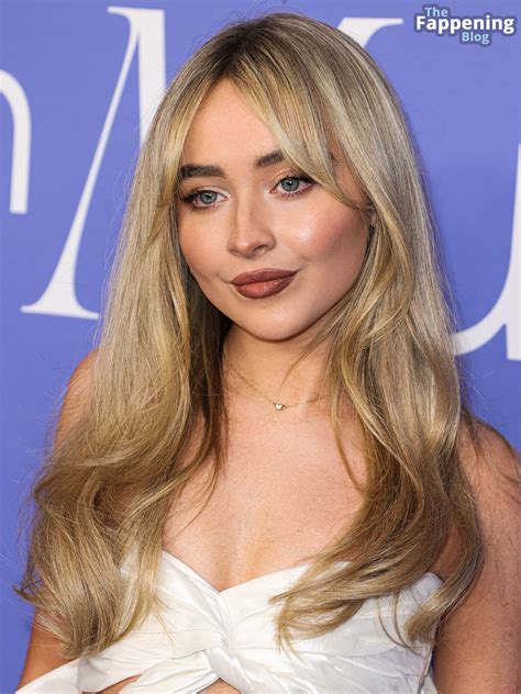 Sabrina Carpenter Displays Her Beautiful Legs At The 2023 Billboard