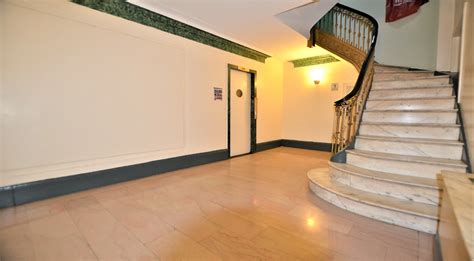 Neighborhood Guide and History of West 55th Street 19