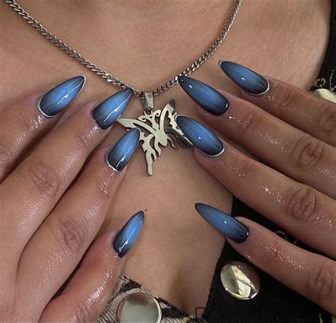 Pin by 111♡︎ on 𝑢𝑛̃𝑖𝑡𝑎𝑠 | Wow nails, Blue chrome nails, Minimalist nails