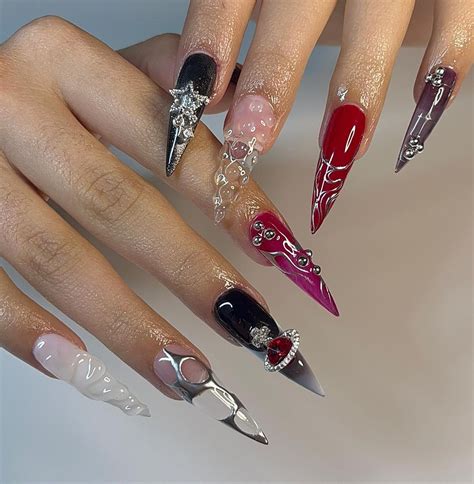 30 Amazing Star Nails to Inspire You