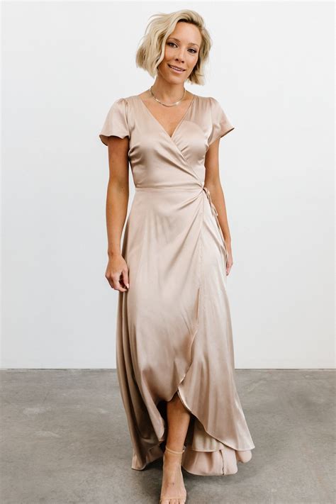 Champagne Bridesmaid Dresses With Sleeves at Wendy Rodgers blog