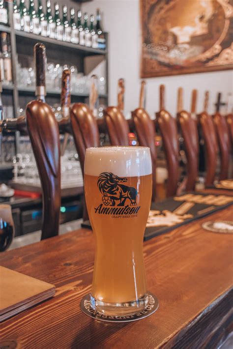 8 unika barer i Wien- från vin & hantverksöl till hemliga lönnkrogar ...