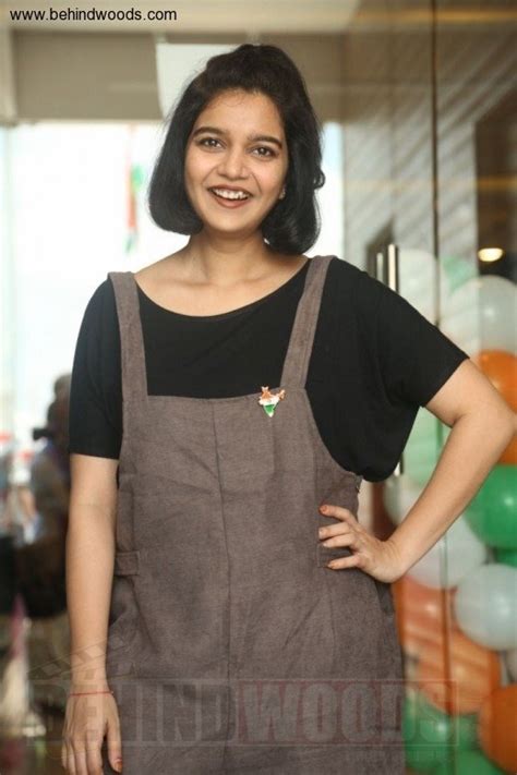 Swathi (aka) Swathi Reddy photos stills & images