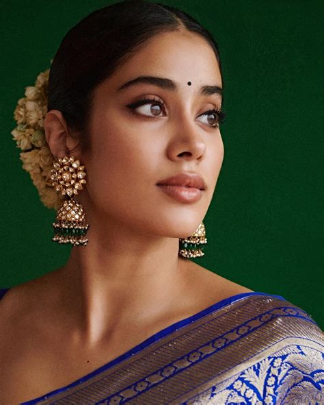 Janhvi Kapoor in silk saree and gajra in her hair will remind you of