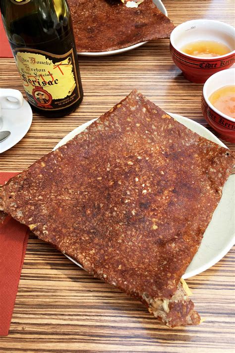 Paris - 5 Famous Foods to Try