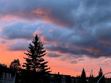 Beautiful sunset tonight! : r/Edmonton