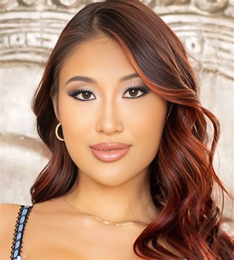 Mina Luxx (Actress) Age, Height, Weight, Wikipedia, Biography, Videos