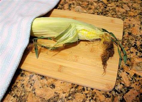 How to Cook Corn on the Cob in the Microwave | POPSUGAR Food