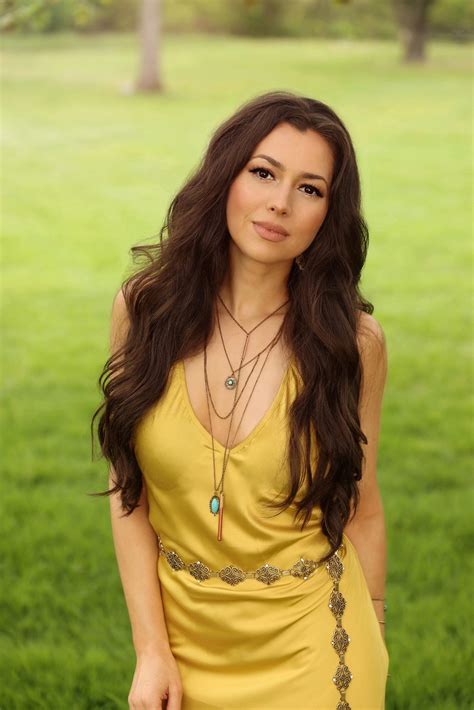 Rising Music Star Jessica Lynn On The Five Things You Need To Shine In