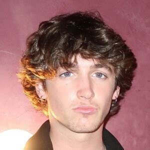 evan smith tiktok star age bio family famous birthdays