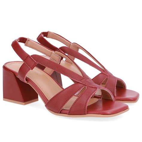 Sandalias Elegantes E Confortaveis