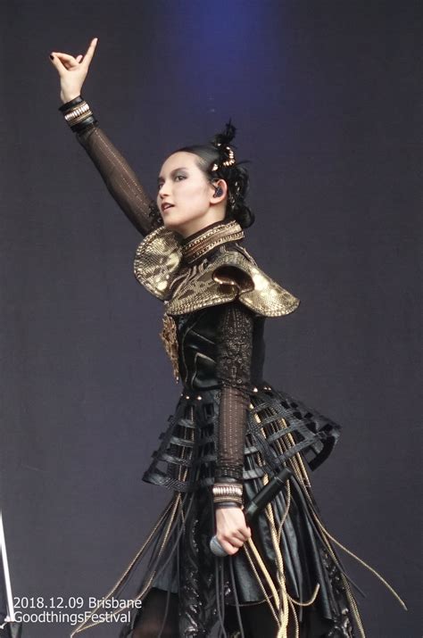 【画像11枚】芸術的な美しさ！滅茶苦茶美人なSU-METALの白い柔肌が黒金の衣装に映えてて綺麗すぎる : BABYMETALまとめもりー