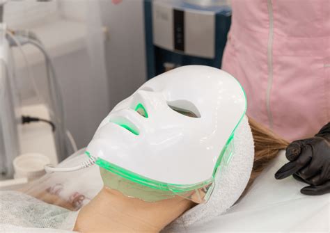 green light therapy  skin  benefits side effects led skin