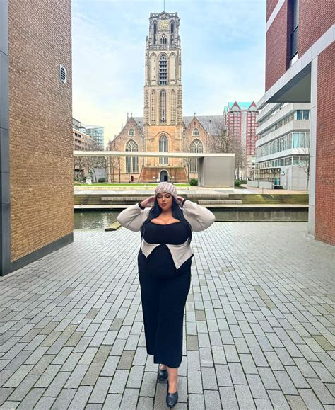 Alex Aspasia | Curvysense Holiday Edition 😍😍 I’m wearing the “PLUS SIZE