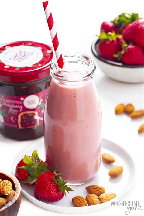 Strawberry Almond Milk (3 Ingredients, No Sugar!) - Wholesome Yum