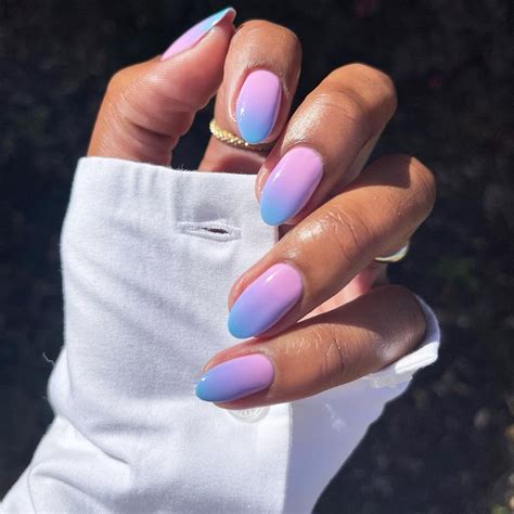 Unghii cu gel: Modele noi de vară | LONCOLOR