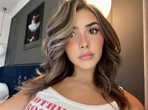 Leaking so much in my mouth to Andrea Botez : r/jerkofftoceleb