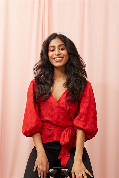 Stylists explain what the Waves hair salon philosophy means for hair 33