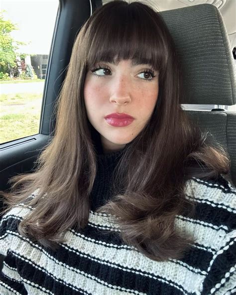 Gabriela Bee Outfits & Style Photos • CelebMafia