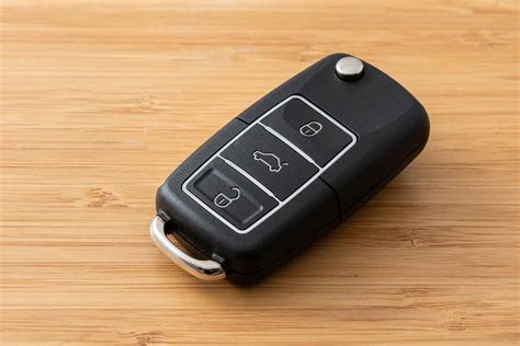 how to open a ram key fob