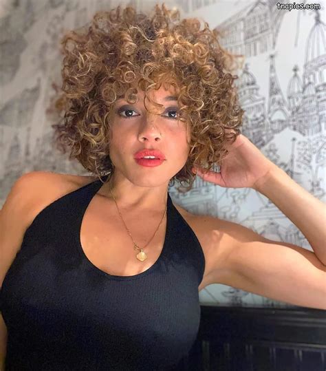 Sophia Urista Nude And Hot Photos - Top Nude Actors
