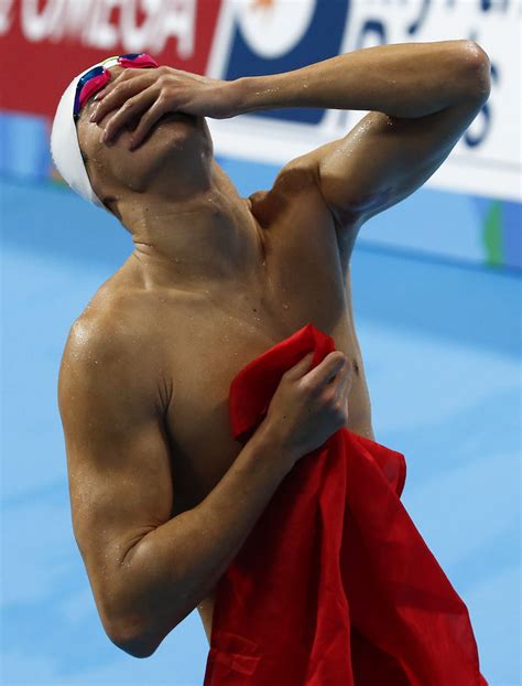 Controversial Chinese Champion Sun Yang Tried To Elbow And Kick Female
