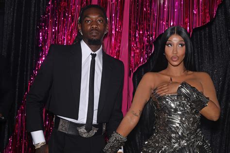 Cardi B & Offset Pretend To Have Sex In The Bathroom At The VMAs