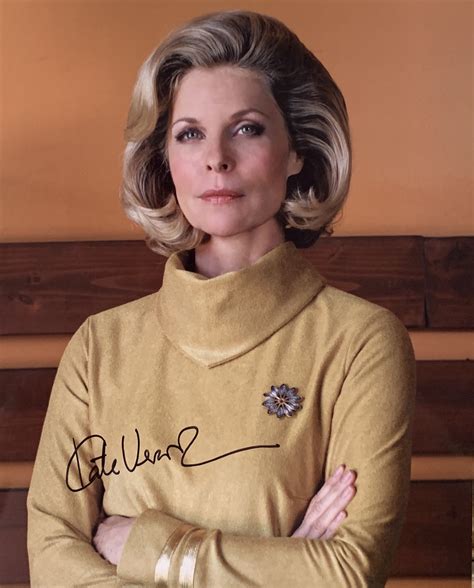 Kate Vernon “Sonya Alexander” Signed 8×10 Photo – Axanar
