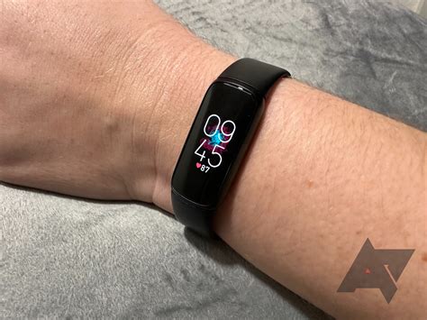 Best Fitbit Luxe bands in 2025