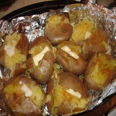 Картошечка с припёком и чесночным соусом : Вторые блюда
