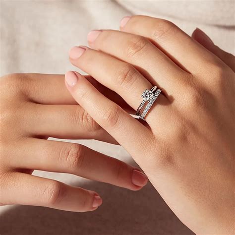Where to Wear Your Wedding Ring: A Guide - Hunter Games Magazine