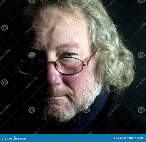 Critics are debating if the old man long hair style is professional 25