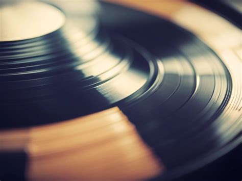 ultimate guide  grading vinyl records clocktower records