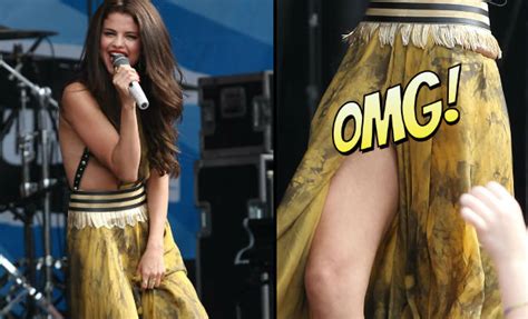 Celebrity Wardrobe Malfunctions - Celebrity Oops Moments - Home | Facebook