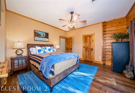 Cabin Rentals in Hot Springs Arkansas | 9BR Lake Hamilton Ranch