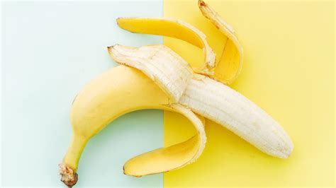 How to Use a Dildo for the First Time: A Beginner's Guide