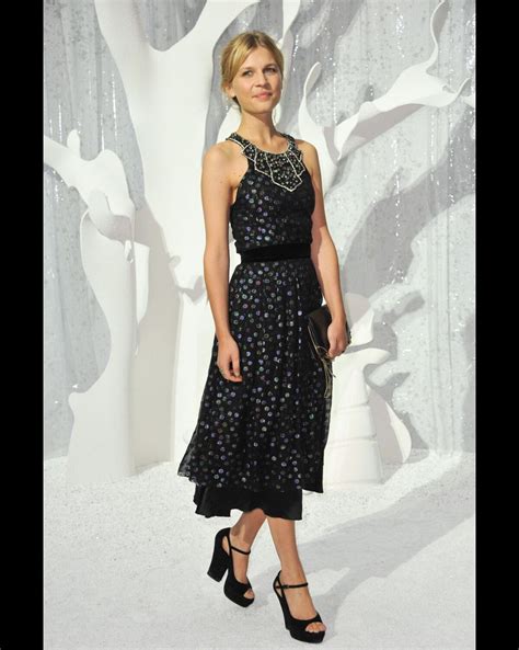 Photo : Clémence Poesy adopte le beauty look nude. - Purepeople