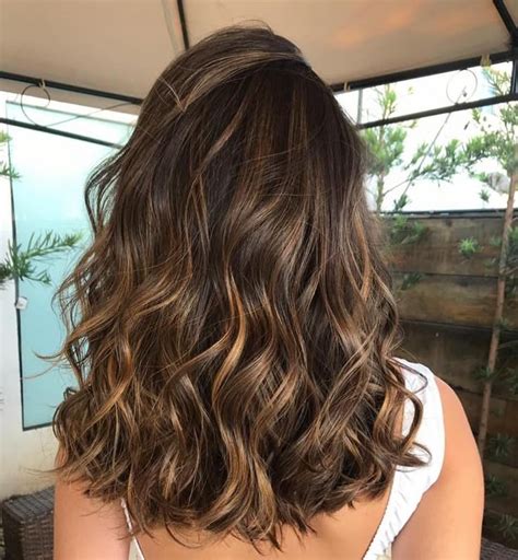 Cabelo Medio Com Luzes Mel