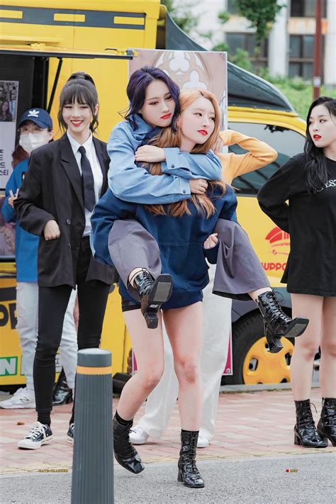 (+Yoohyeon & Gahyeon) Kpop Girl Groups, Korean Girl Groups, Kpop Girls