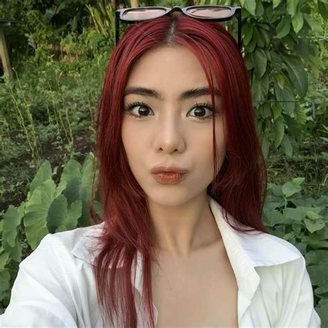 pretty selfies tiktok style pretty people