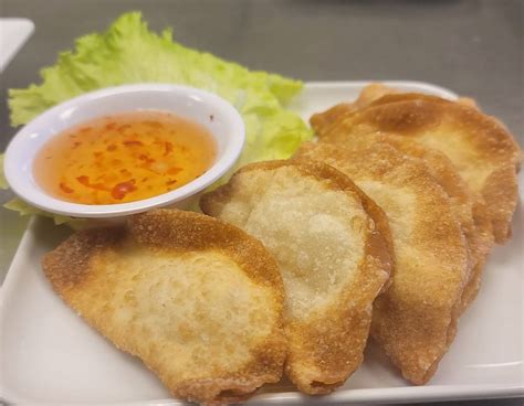 Menu at Meeboon Thai Cuisine restaurant, Temple