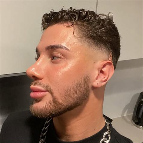 5 Comedic Truths Behind Ryan Hamilton's Bank Roll