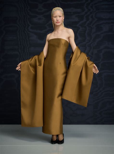 The Renee Midaxi Dress in Gold – Solace London