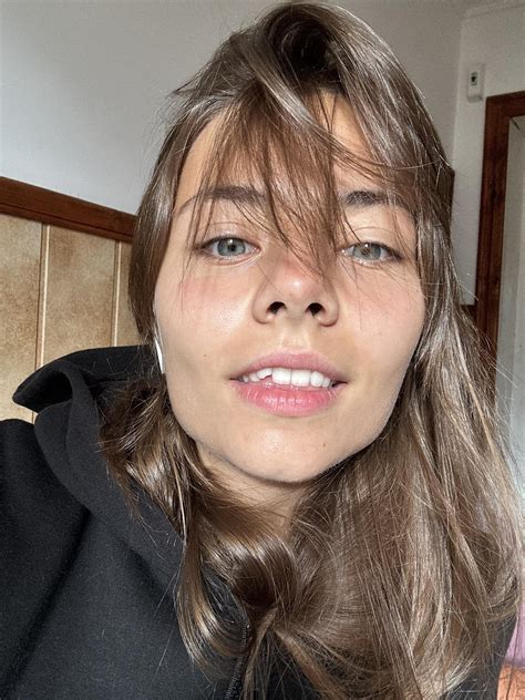 Hi! F22 : r/girlswithbangs