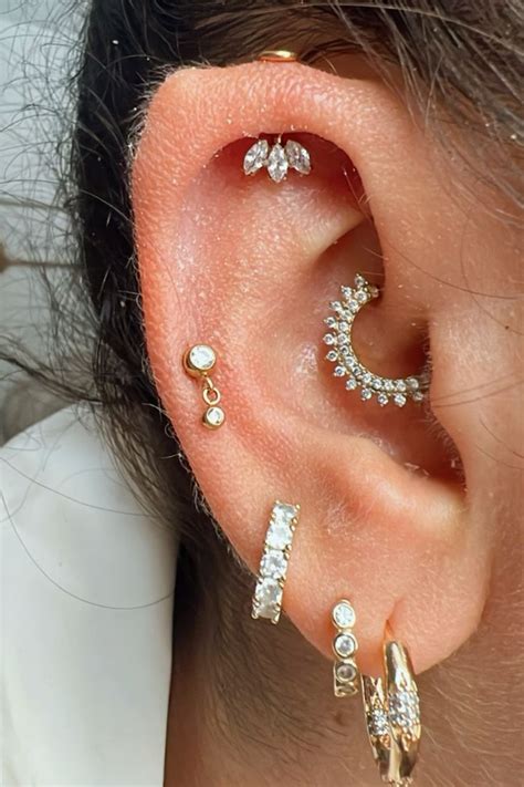 vertical helix ear piercings piercings pretty ear piercings