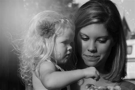 Pin on Mother-daughter | Mother daughter, Couple photos, Daughter