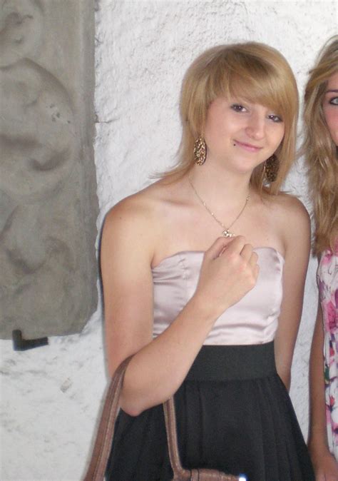 Celine Centino | @ccentino | La joven que sufrió bullying - Fleje de Cosas