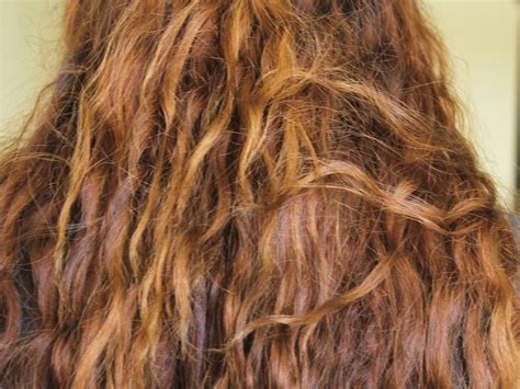 Why experts say does dying your hair damage it less now