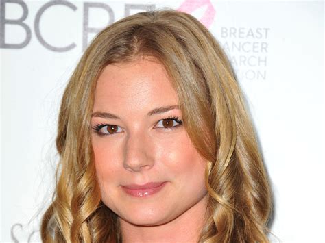 Emily Vancamp Nude Photos